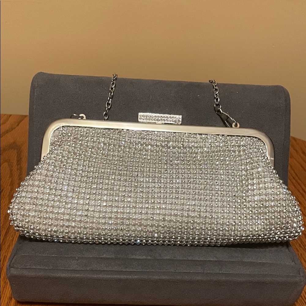 Elegant Silver Rhinestone Clutch Bag